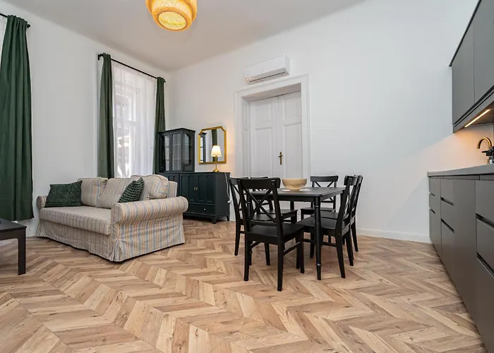 Pollack One Bedroom Apartament