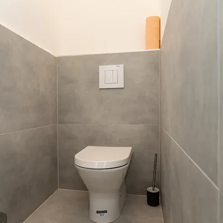 Ghetto Wall Appartement