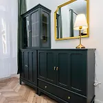 Pollack One Bedroom *
