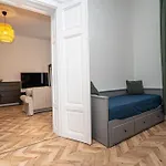 Pollack One Bedroom 公寓 *