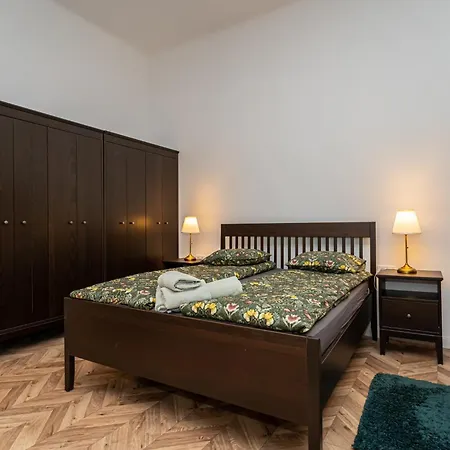 Pollack One Bedroom